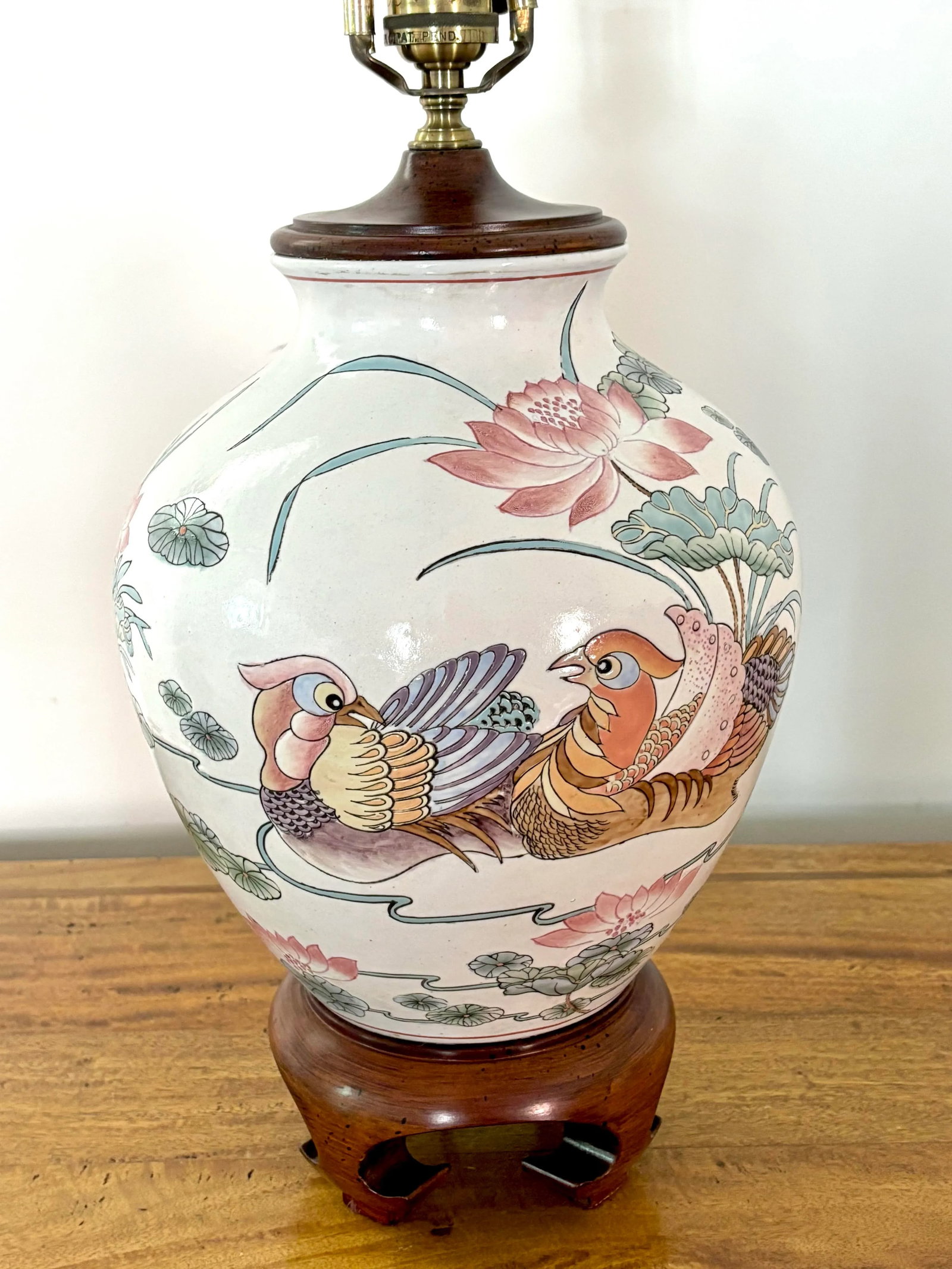 1980s Chinoiserie Style Wildwood Lamp With Lotus and Waterfowl Motif - 5