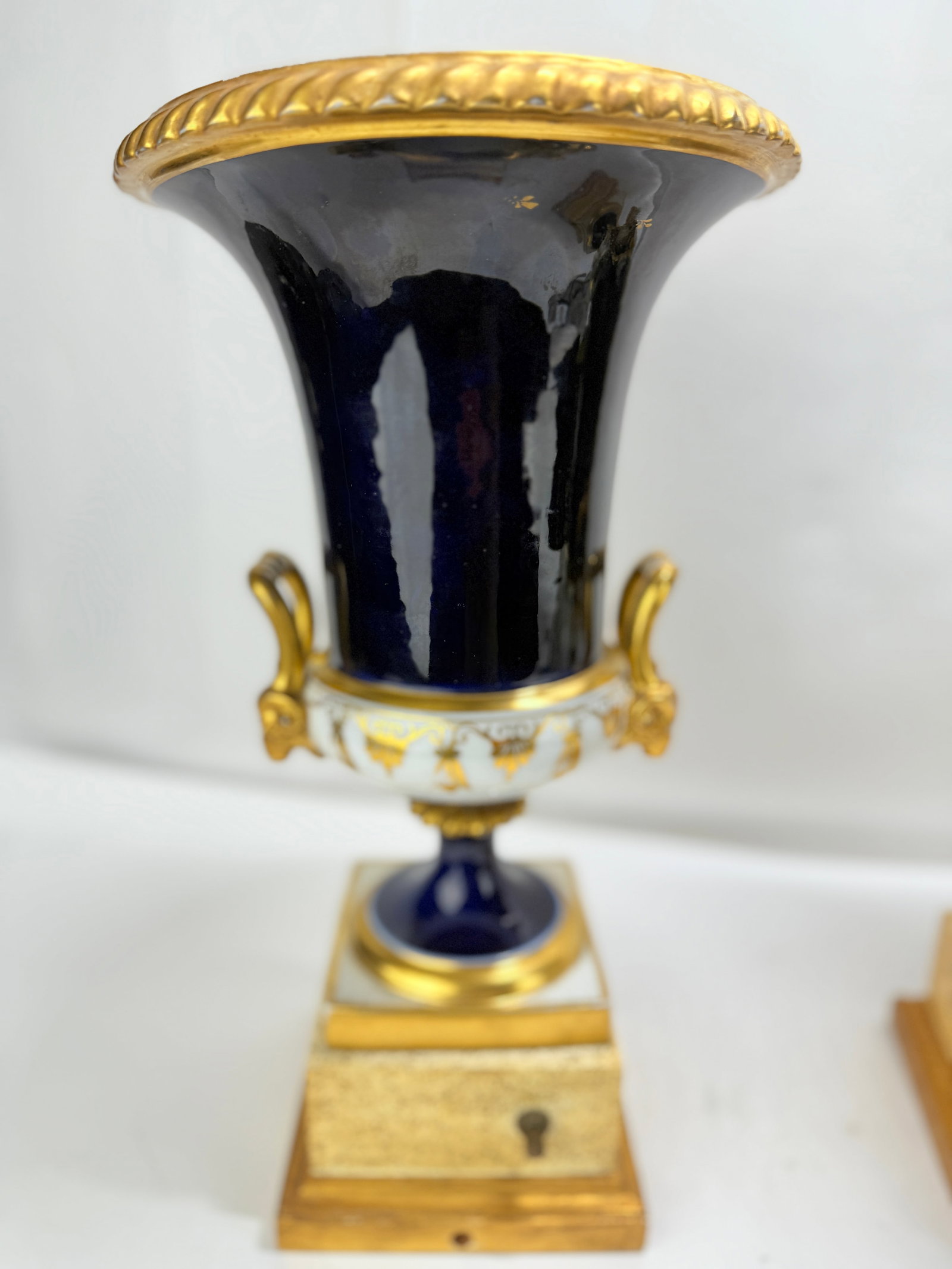 Attr. Minton Cobalt Urns With Osborne House and Mediterranean Port Views, "Ward" - 9