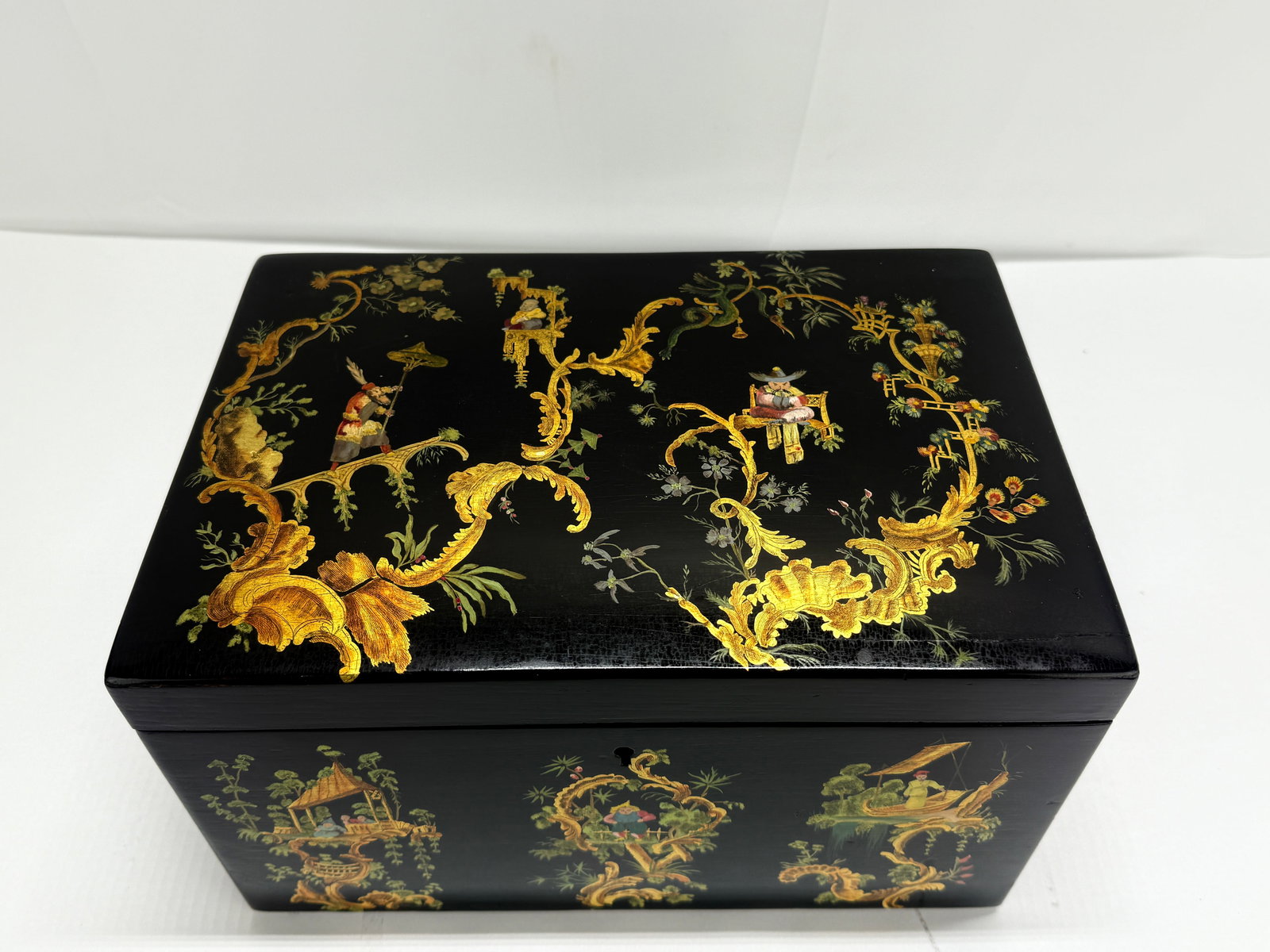 Chinoiserie Japanned Humidor Box England, Early to Mid-20th Century - 2