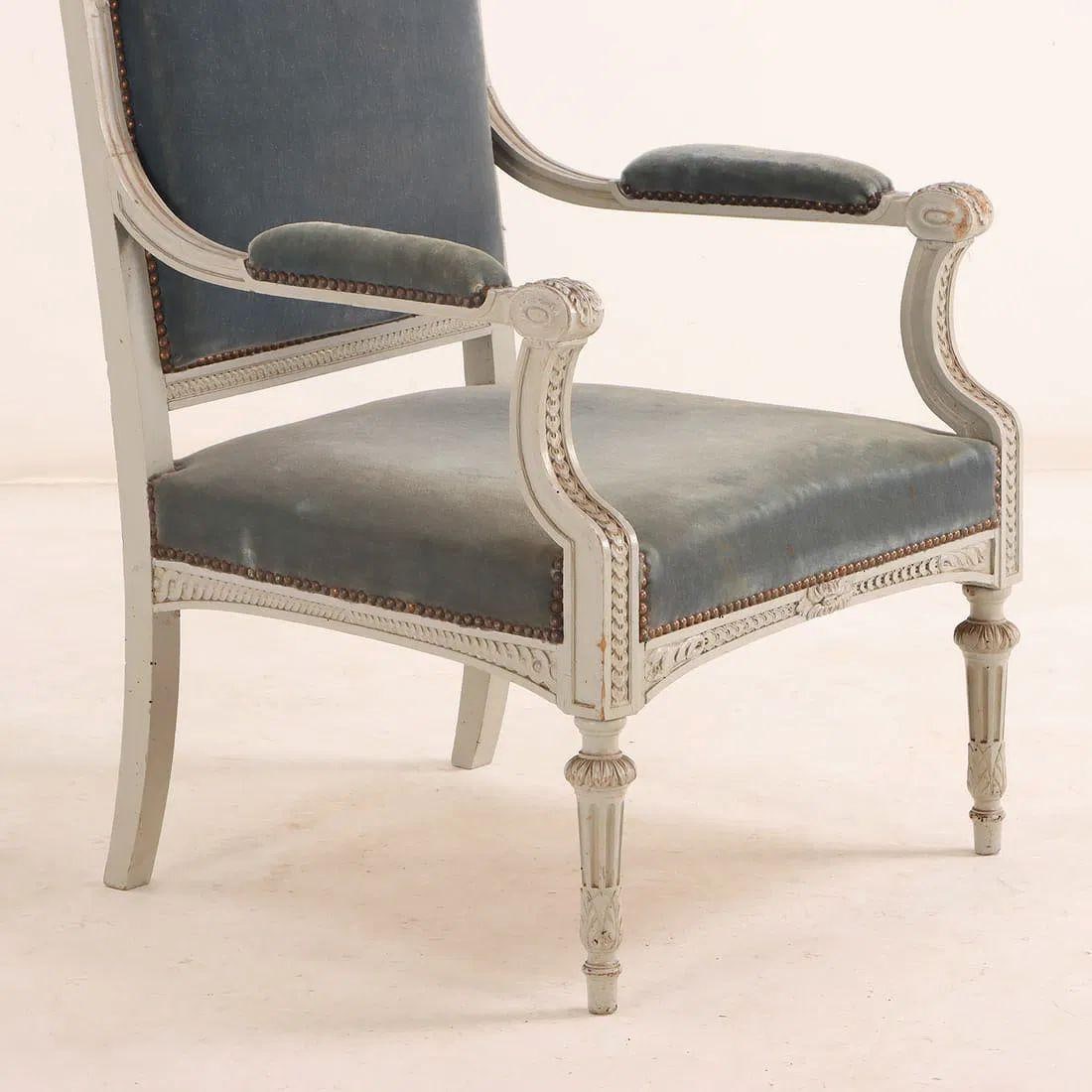 Pair of Louis XVI-style (Neoclassical) French Arm Chairs, Late 19th Century - 3