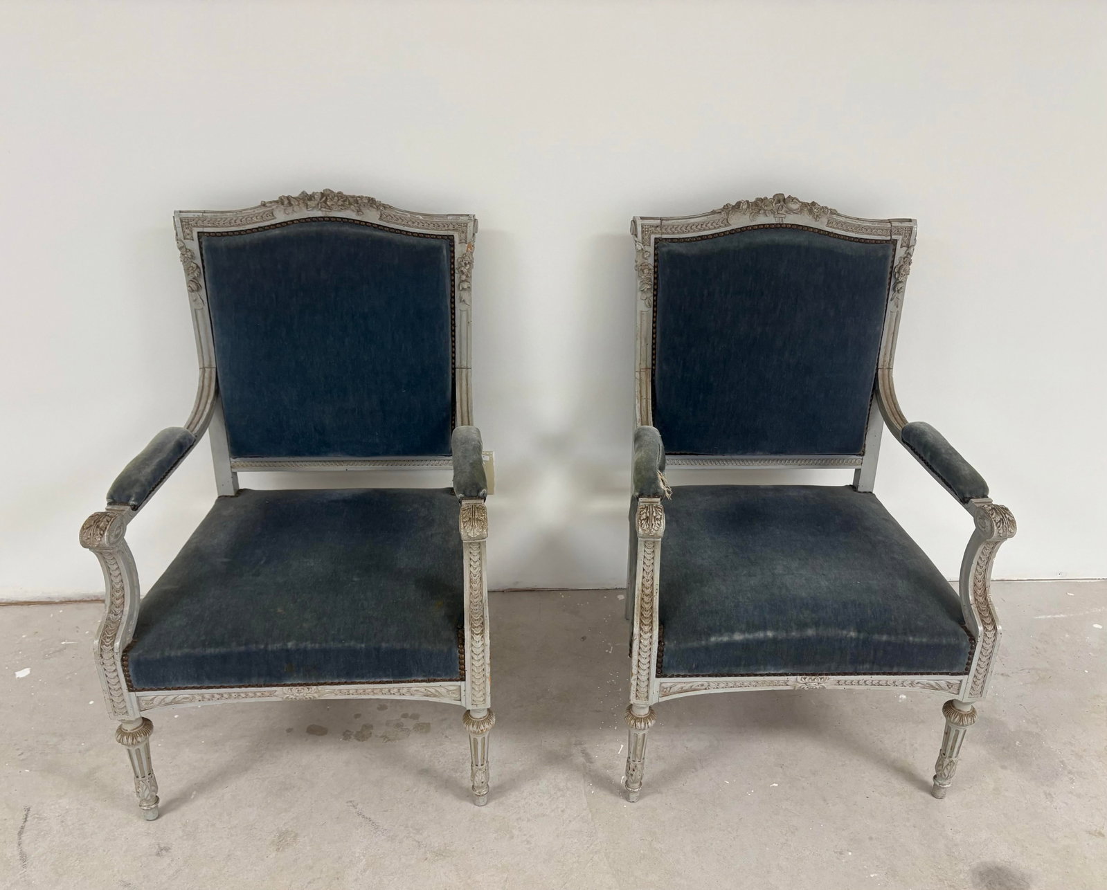 Pair of Louis XVI-style (Neoclassical) French Arm Chairs, Late 19th Century - 8