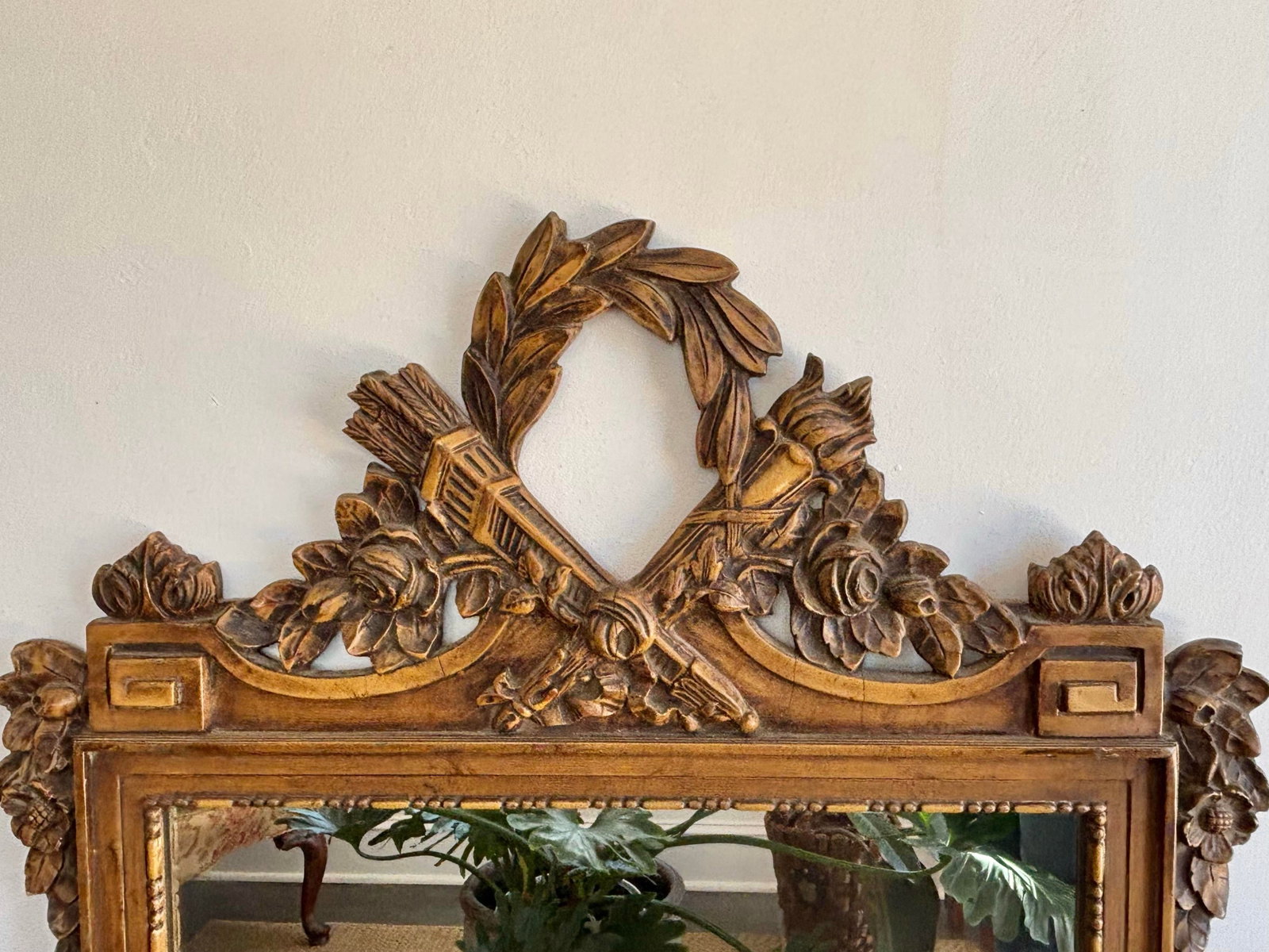 Early 20th Century French Louis XVI Carved Gilt Flame and Quiver Mirror - 3