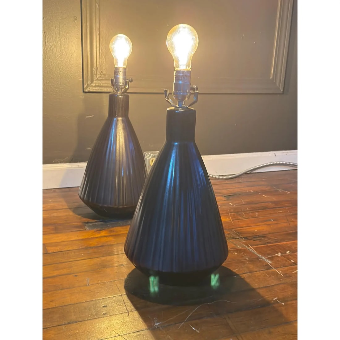 Pair of 1980s Postmodern Ceramic Lamps With Custom Red Pleated Shades - 9