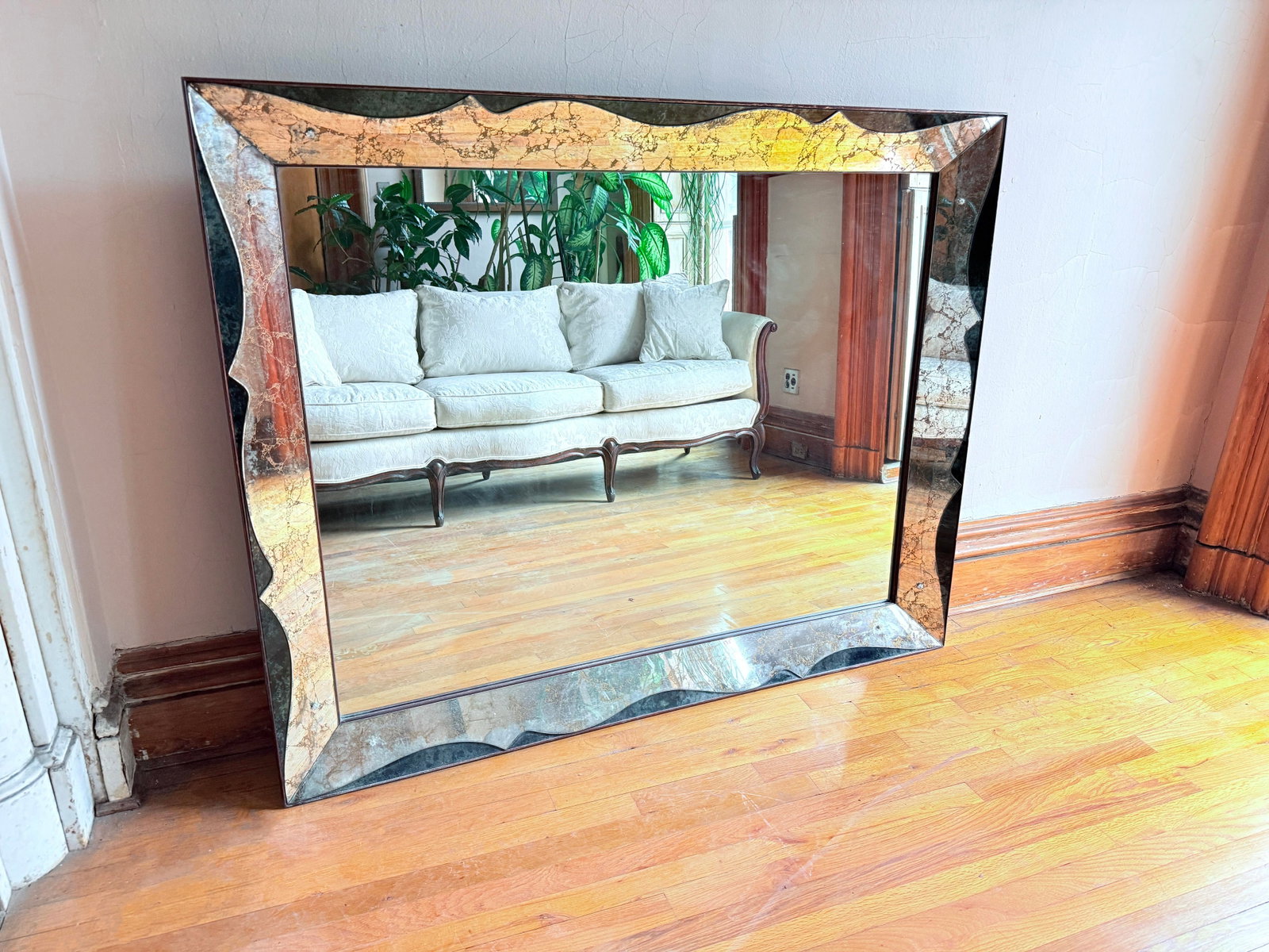 Vintage 1960s Venetian-Style Mirror With Etched Glass and Gold Gilt Frame - 15