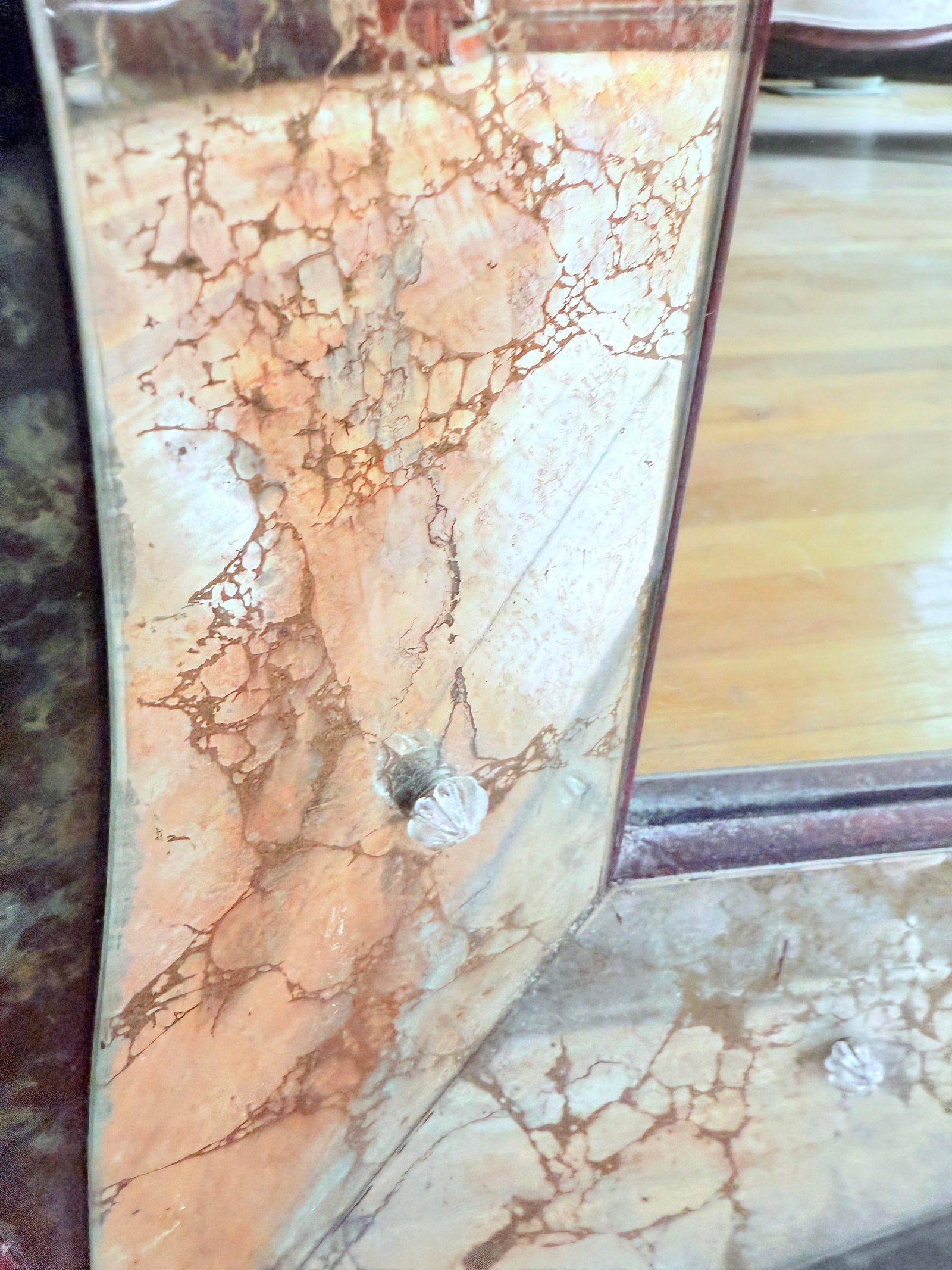Vintage 1960s Venetian-Style Mirror With Etched Glass and Gold Gilt Frame - 5