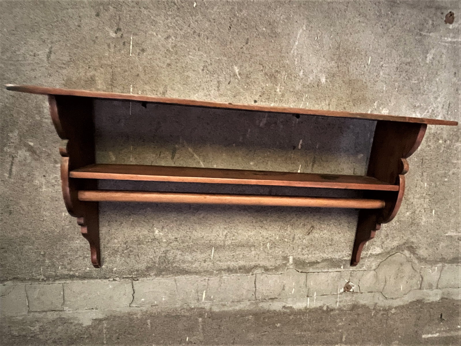 Late 20th Century Country Primitive Cabin Pine 2 Tier Wall Shelf W/ Shaped Sides & Coat Rack Rod - 3