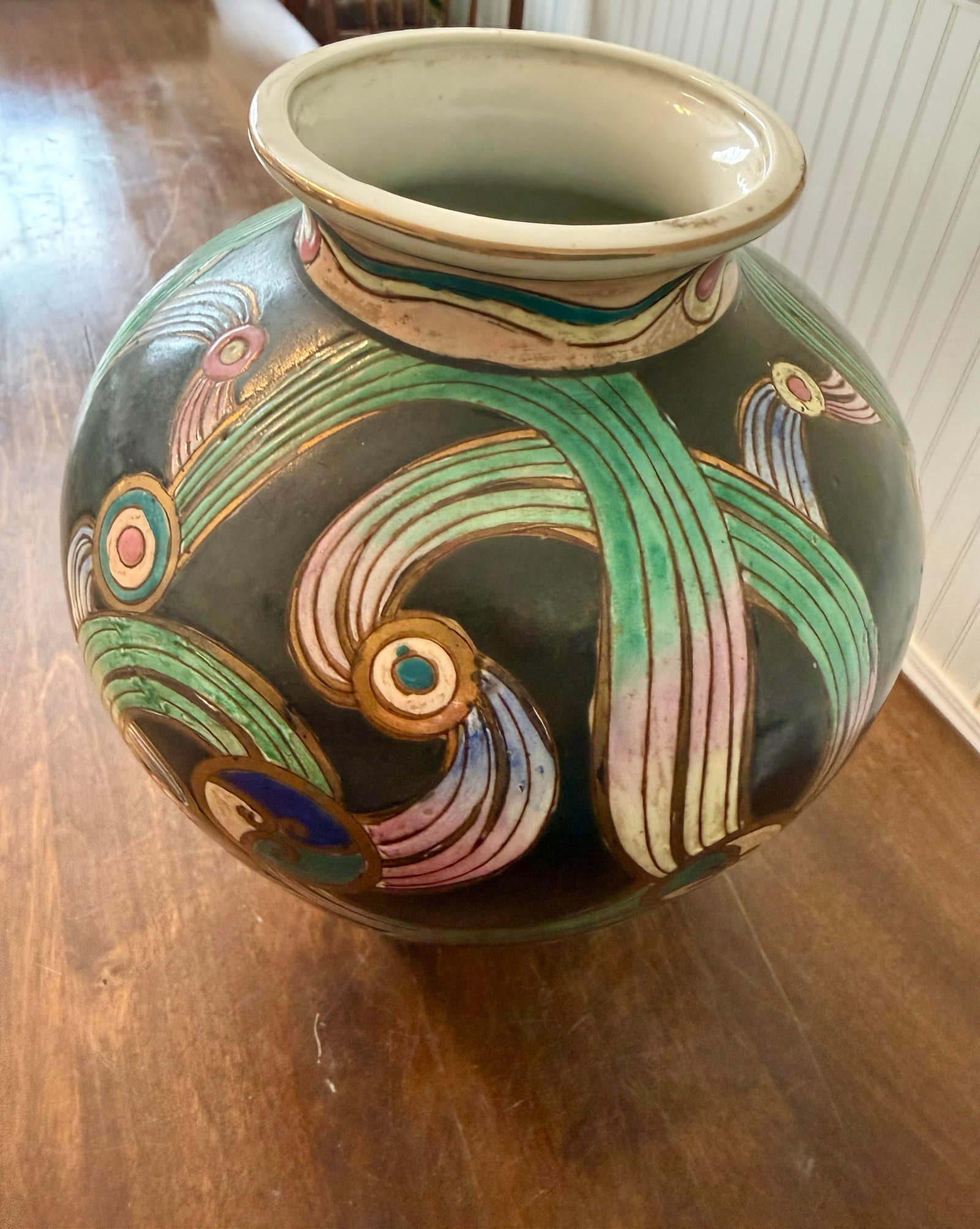 Mid 20th Century Macau Ribbon Vase - 11