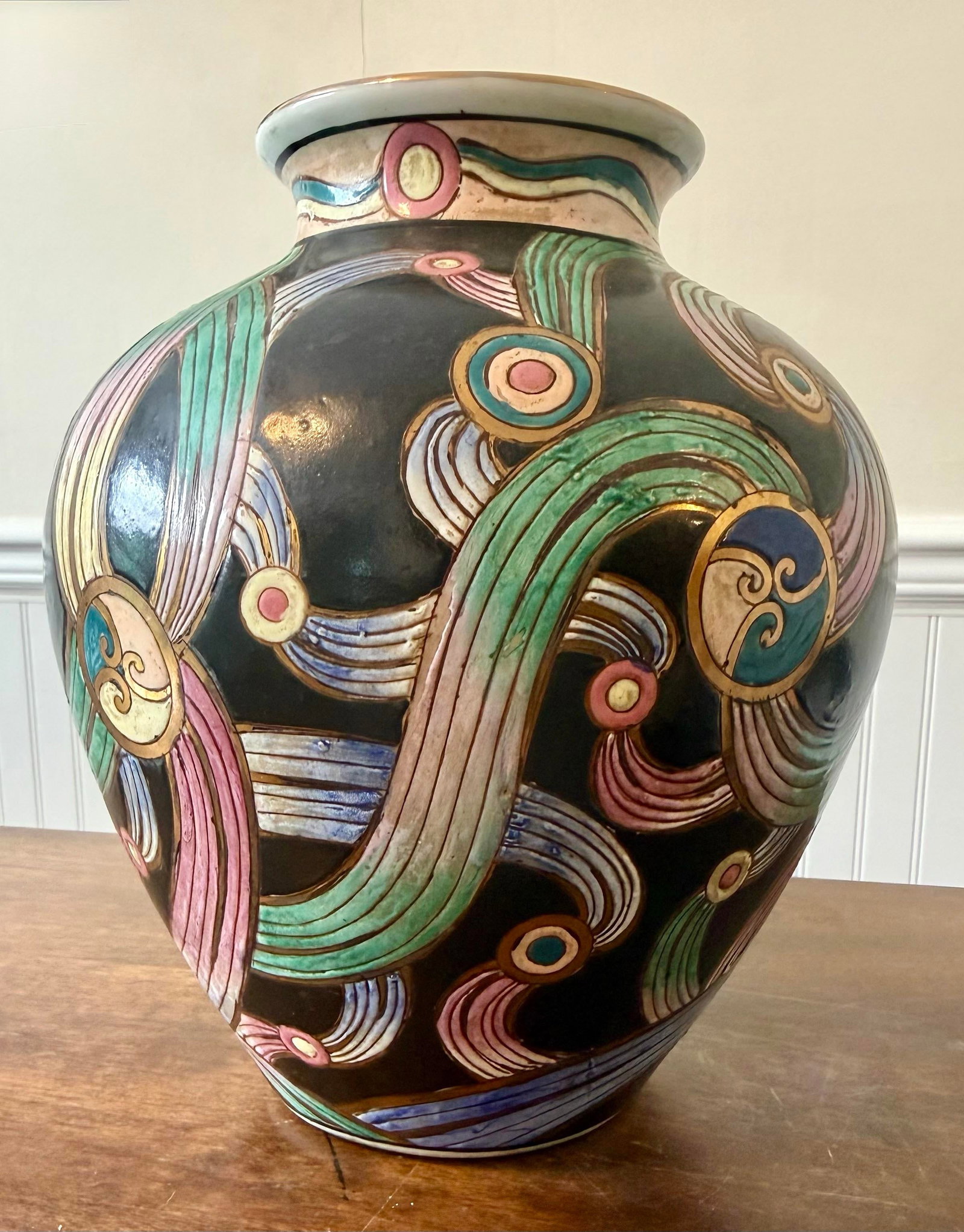 Mid 20th Century Macau Ribbon Vase - 4