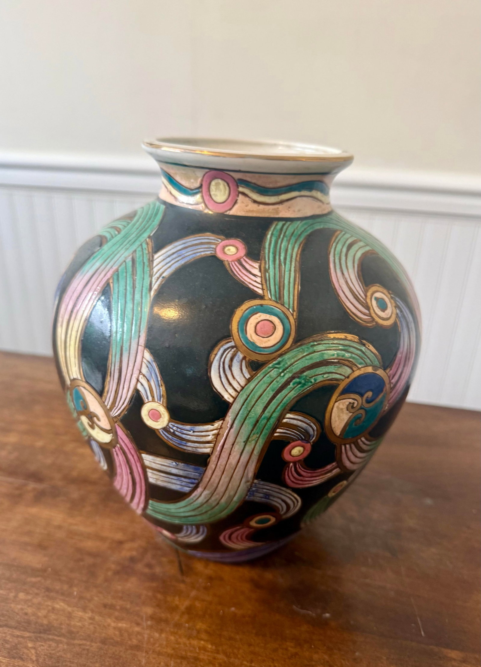 Mid 20th Century Macau Ribbon Vase - 7