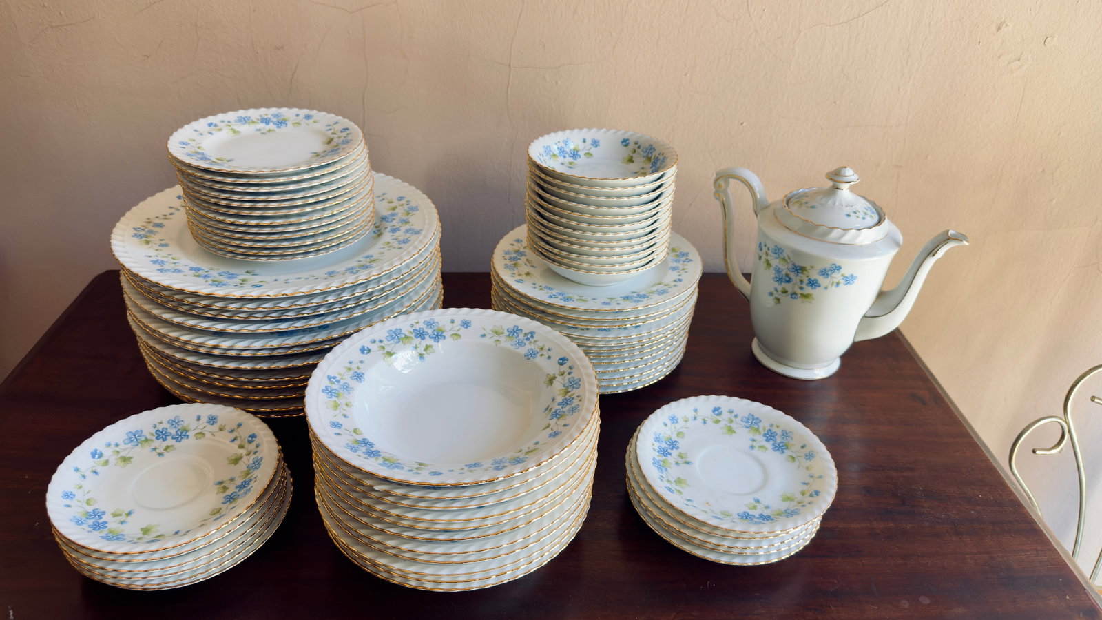 Mid-20th Century K&a Krautheim Selb Bavaria Porcelain Dinner Service for 12 – Cellini Line, - 2