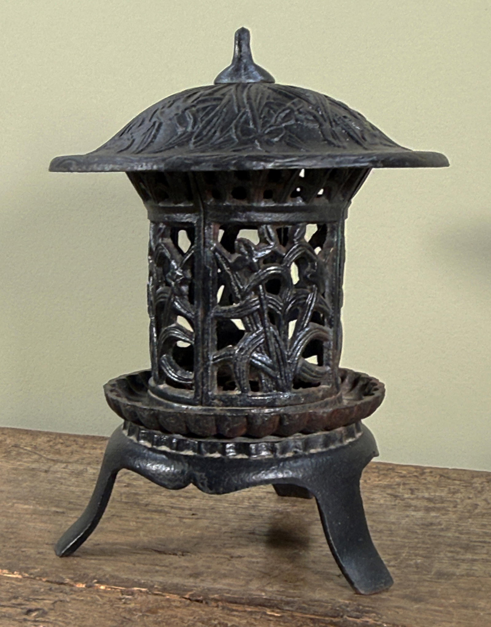 Chinese Cast Iron Garden Lantern With Hanging Finial and Iris Relief - 6