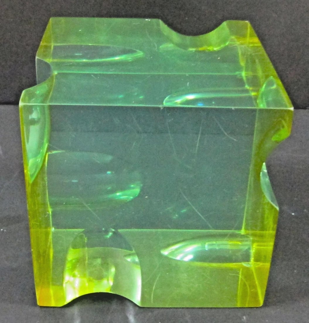 1960s Mid-Century Optical Light and Space Sculpture Green Lucite Cube Attributed to Roz Stroll - 4
