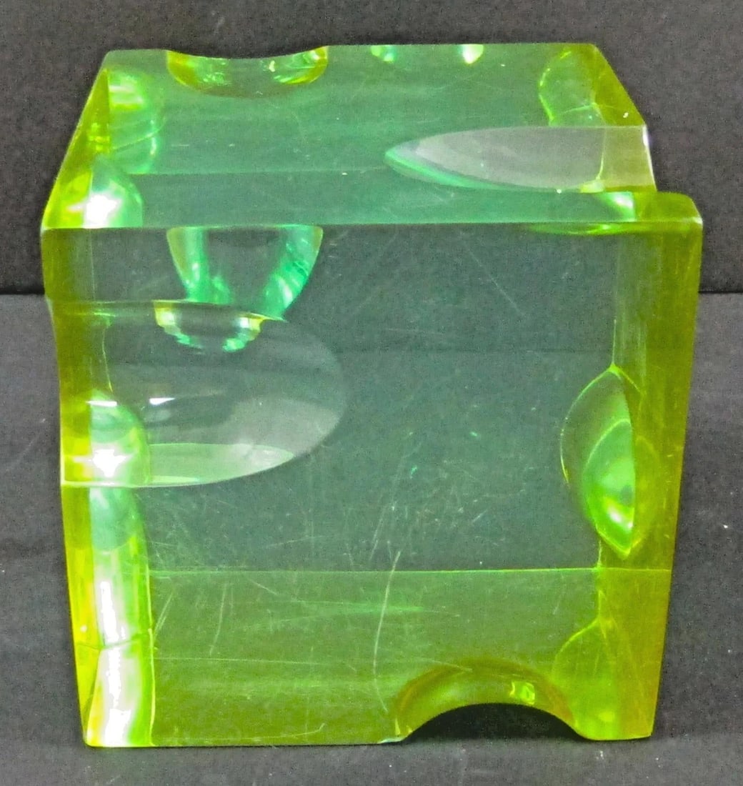 1960s Mid-Century Optical Light and Space Sculpture Green Lucite Cube Attributed to Roz Stroll - 6