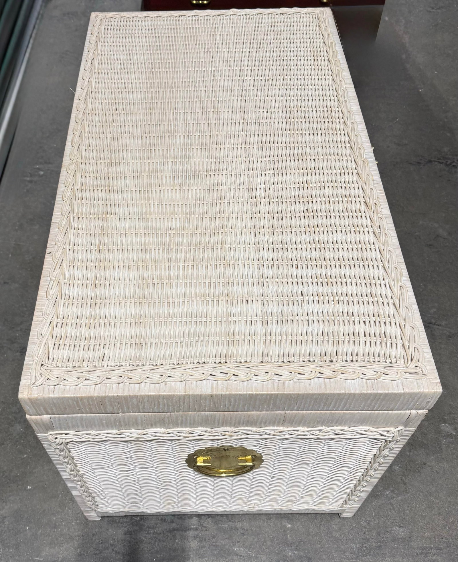 Late 20th Century Damita Scallop Rattan Storage Chest - 4
