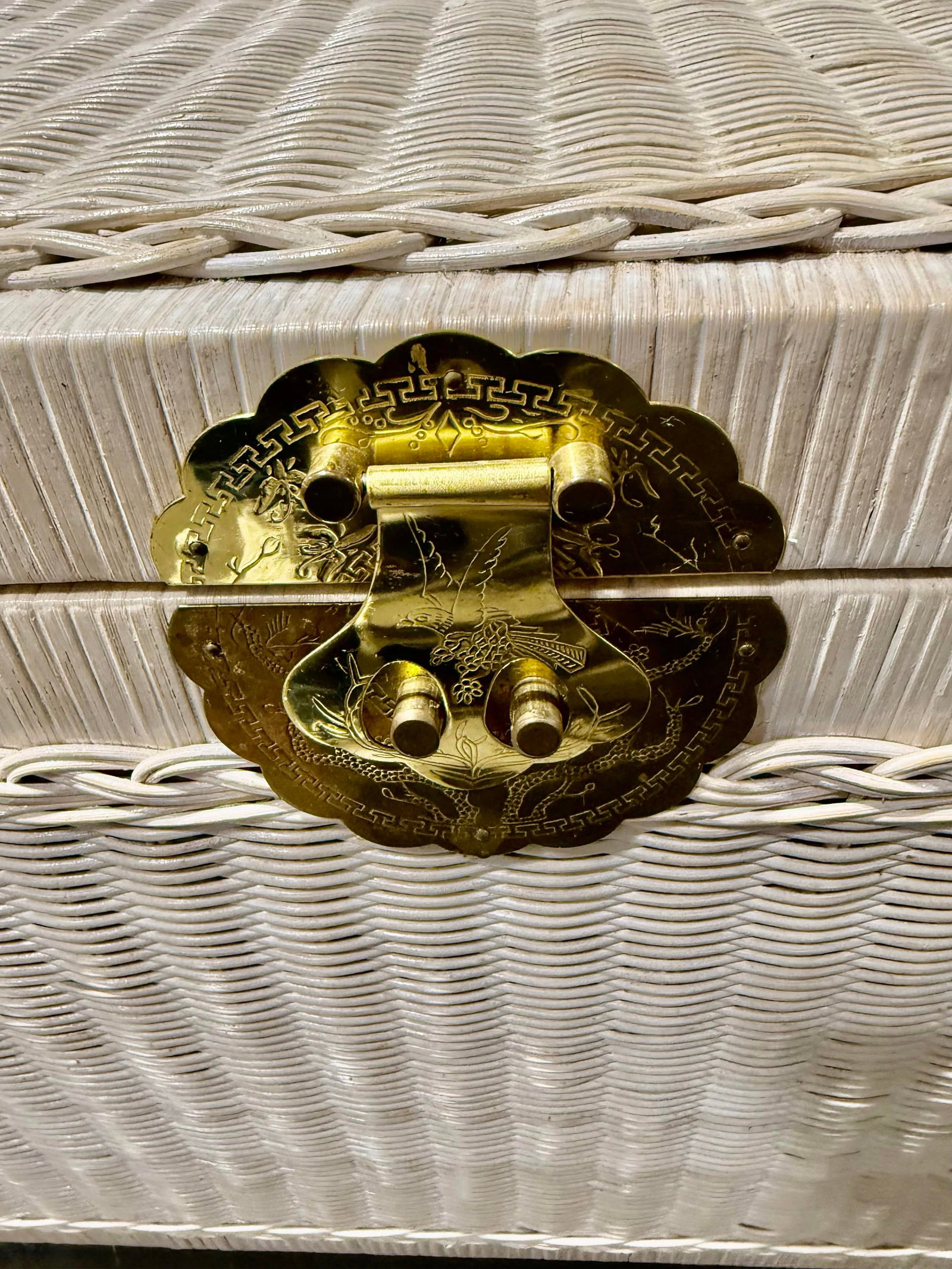 Late 20th Century Damita Scallop Rattan Storage Chest - 5