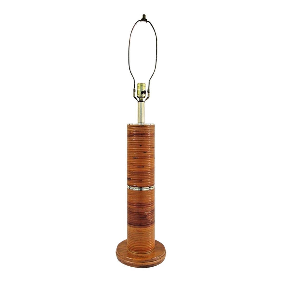 Vintage Pencil Reed and Brass Table Lamp in the Style of Gabriella Crespi, 1960s: The Vintage Pencil Reed and Brass Table Lamp in the Style of Gabriella Crespi from the 1960s exudes a mid-century modern aesthetic with its brown ribbed design. This large corded electric lamp