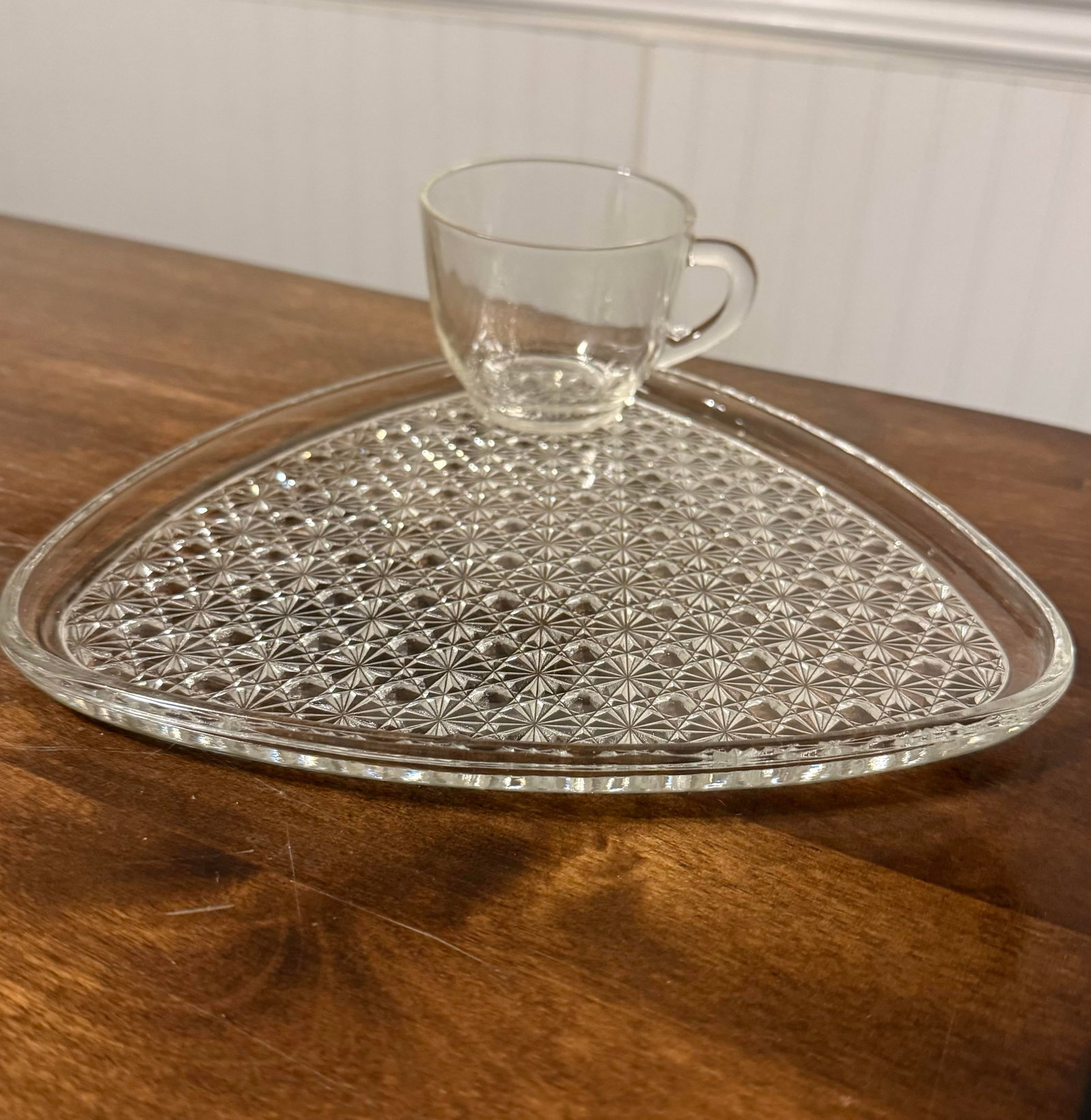 Mid 20th Century Indiana Glass Daisy and Button Pattern Snack Plates and Cups - Set of 7 - 3