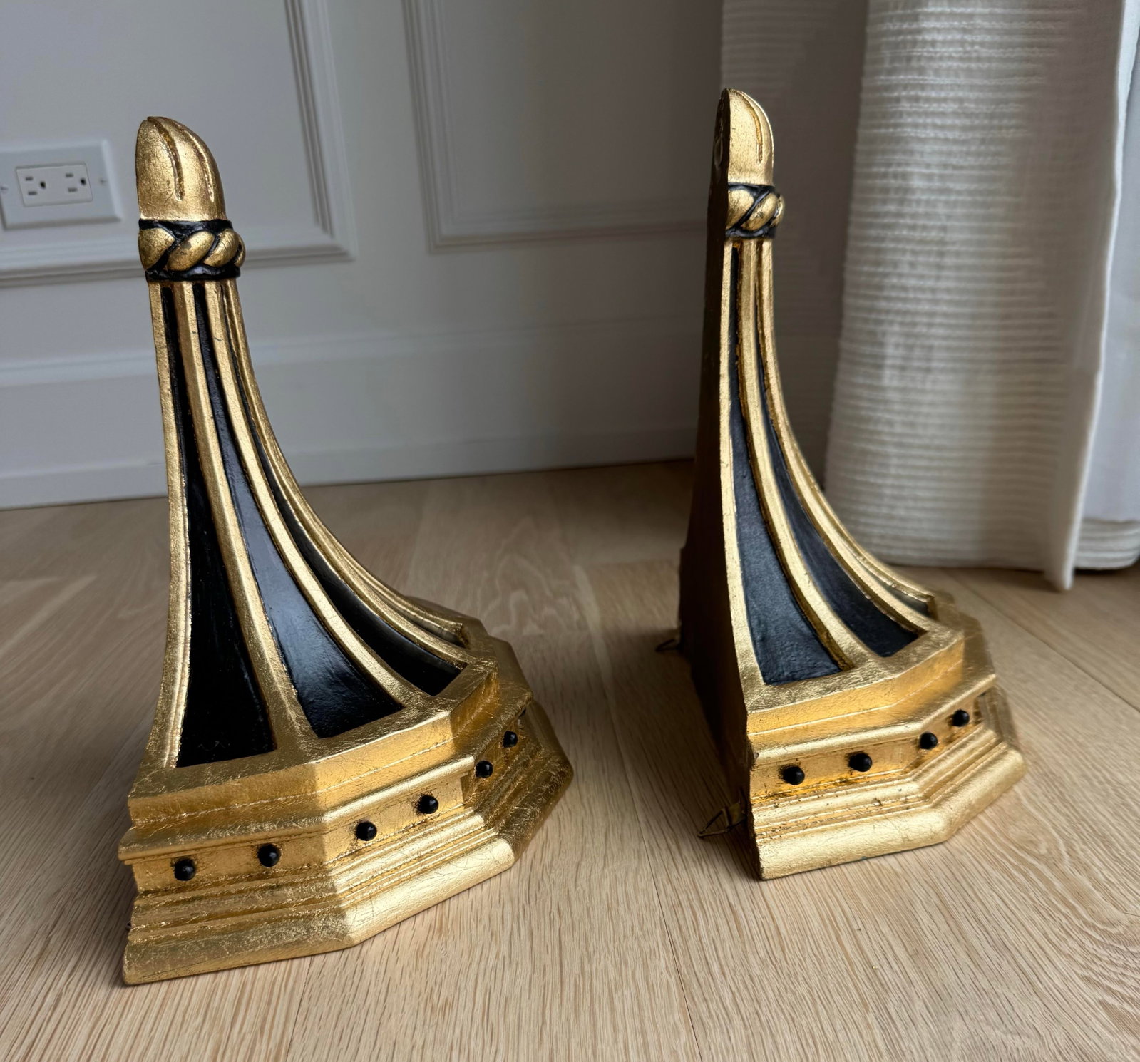 Pair of Large Vintage Gilt & Ebonized Wood Wall Brackets - 8