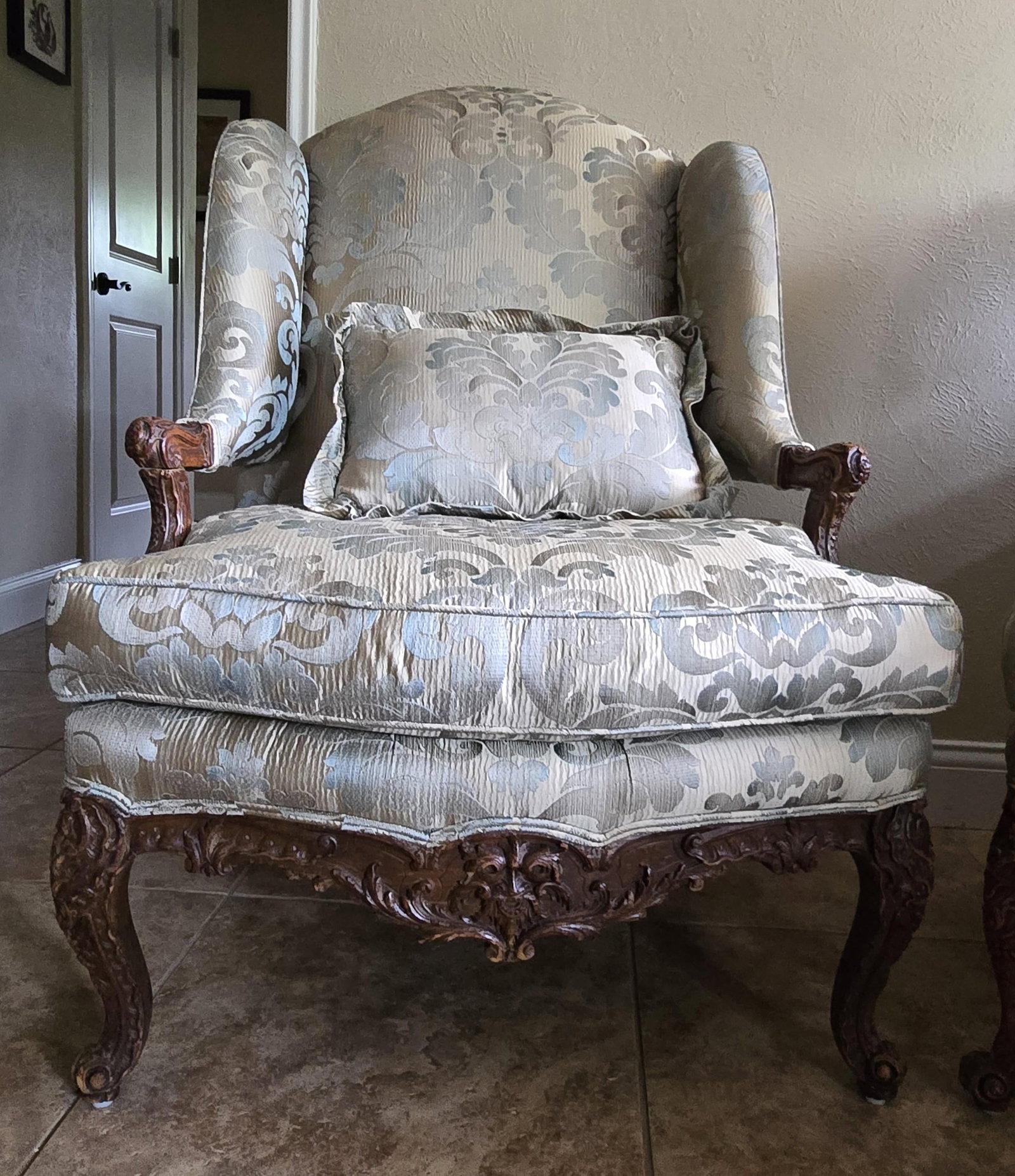 Pair of Early 18th Century Bergere Armchairs, Hand-Carved Walnut, Made in France - 2