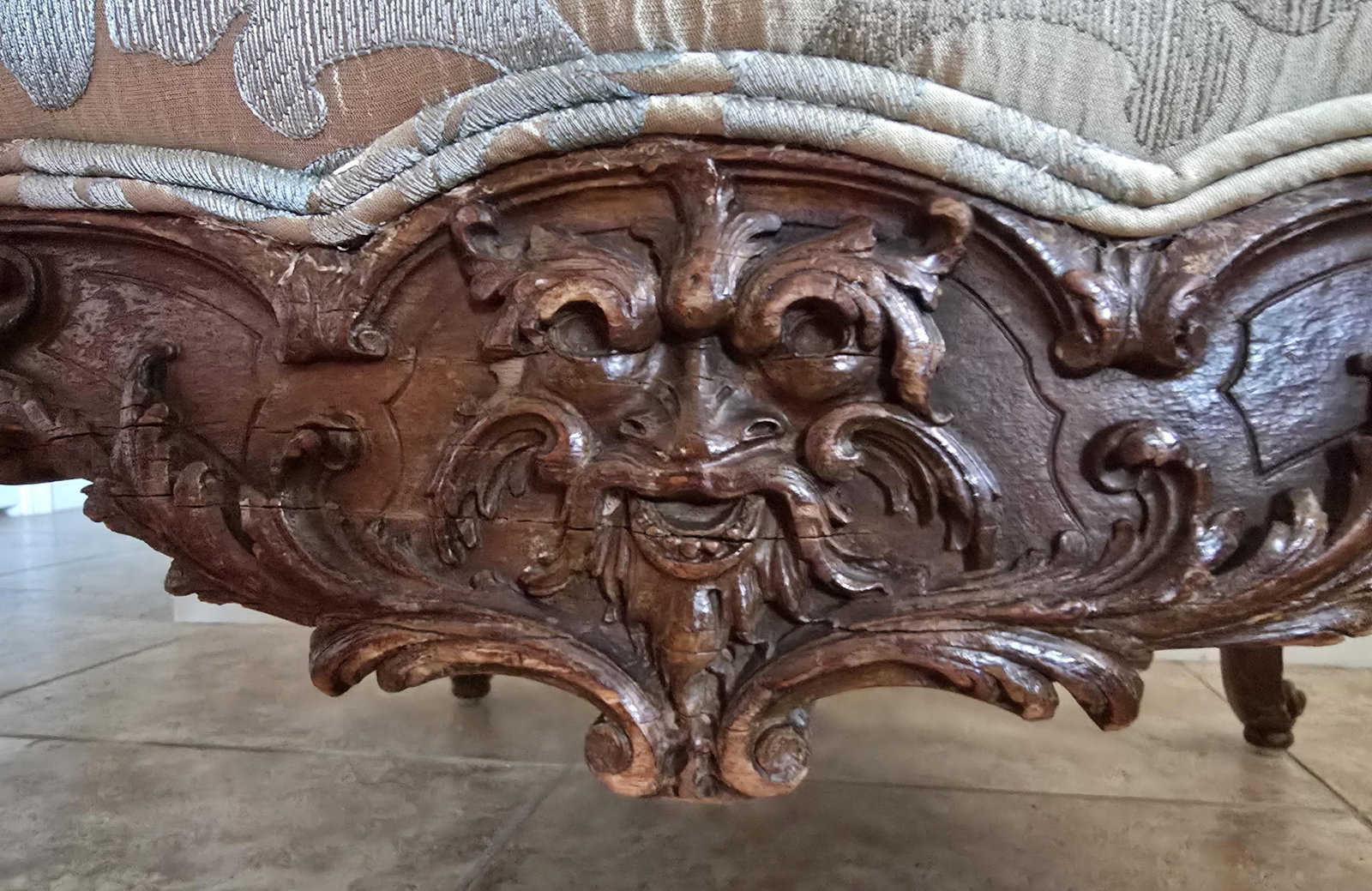 Pair of Early 18th Century Bergere Armchairs, Hand-Carved Walnut, Made in France - 6