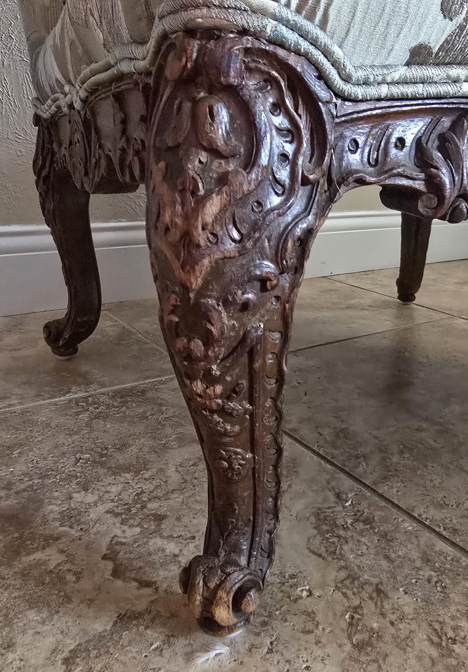 Pair of Early 18th Century Bergere Armchairs, Hand-Carved Walnut, Made in France - 7