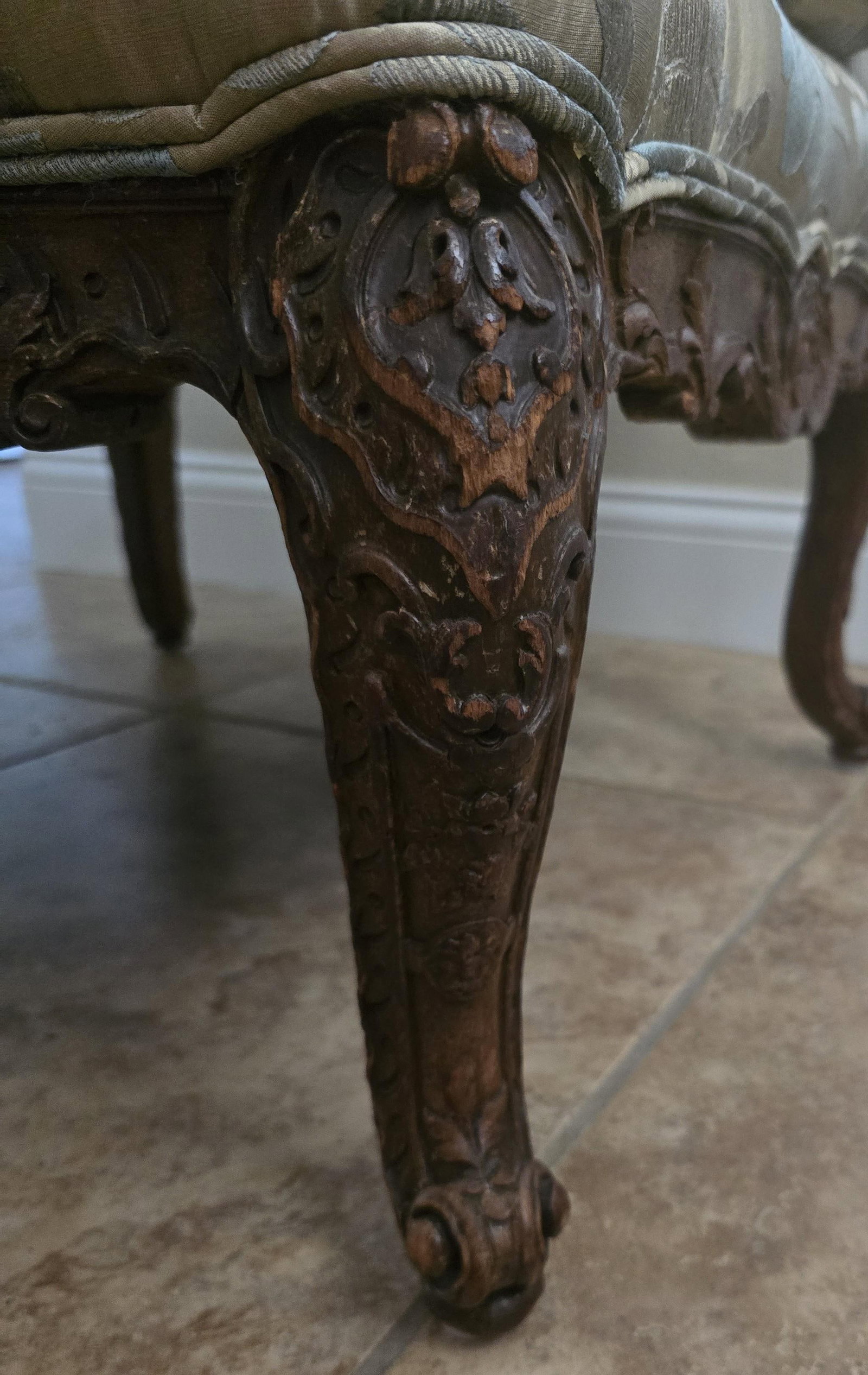 Pair of Early 18th Century Bergere Armchairs, Hand-Carved Walnut, Made in France - 8