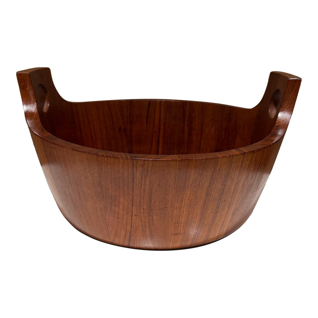 Danish Mid-Century Modern Staved Teak Jens Quistgaard for Nissen: For your consideration, a vintage Danish mid-century modern staved teak bowl designed by Jens Quistgaard for Nissen. Designed by Jens Quistgaard and produced by Richard Nissen in Denmark. Solid teak w