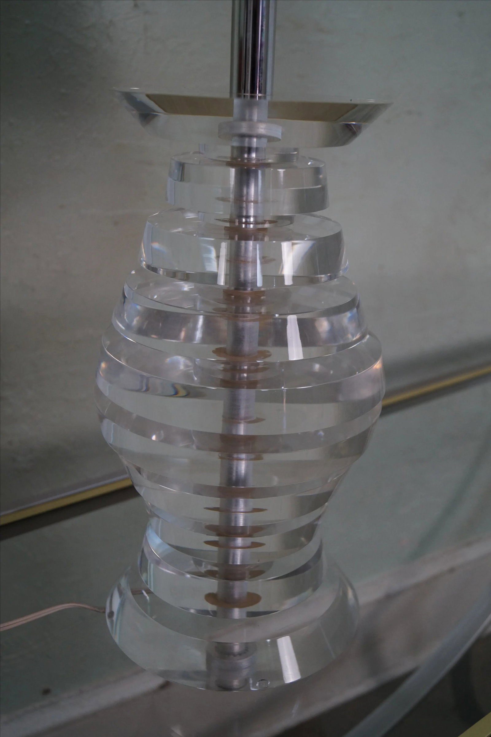 Mid-Century Modern Lucite Lamp by George Bullio - 6