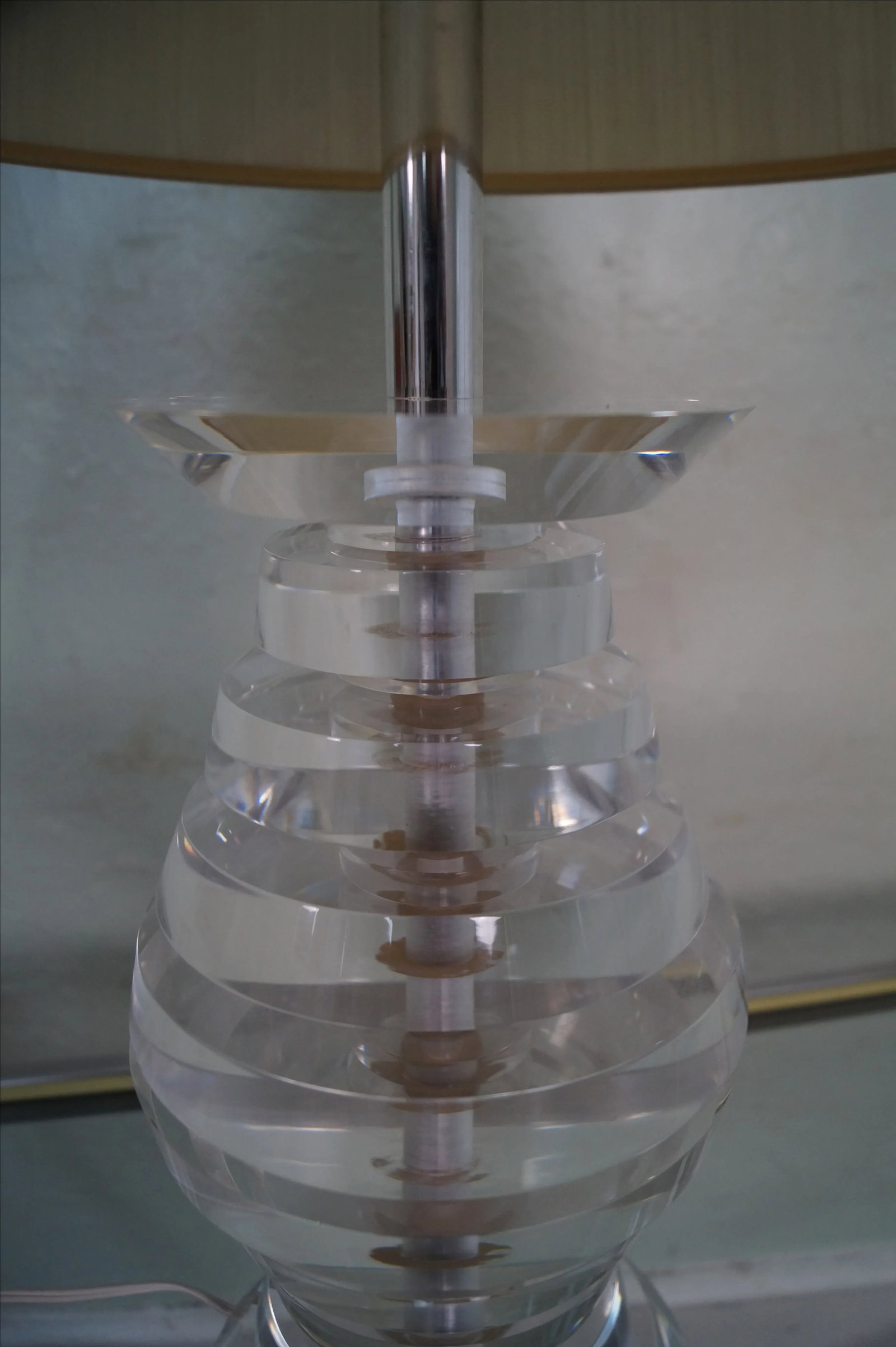 Mid-Century Modern Lucite Lamp by George Bullio - 7