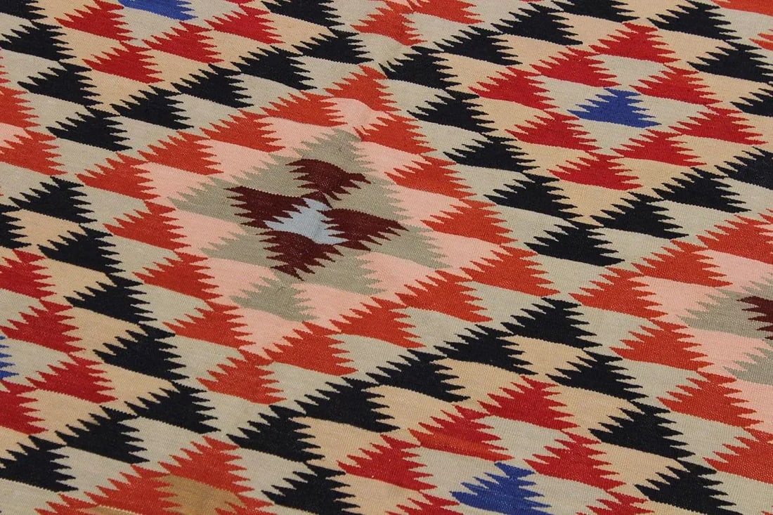 Geometric Kilim Hand-Woven Wool Rug -4'7" X 6'5" - 4