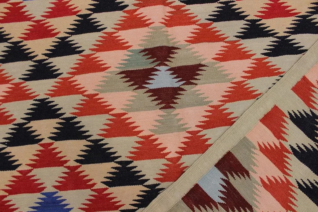 Geometric Kilim Hand-Woven Wool Rug -4'7" X 6'5" - 7