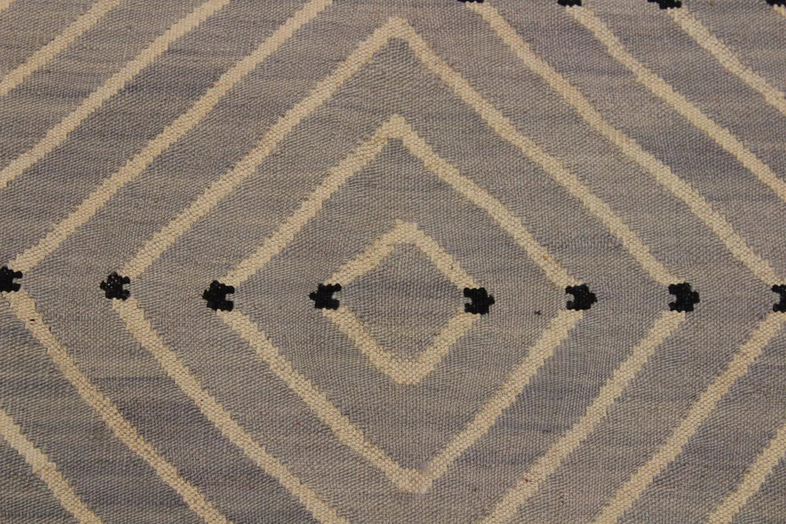 Boho Chic Kilim Hand-Woven Wool Rug- 5'1 X 6'7 - 3