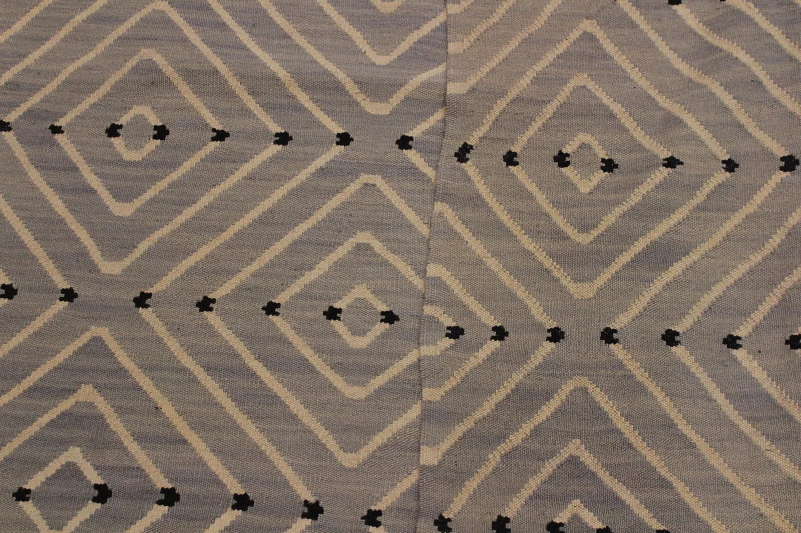 Boho Chic Kilim Hand-Woven Wool Rug- 5'1 X 6'7 - 7