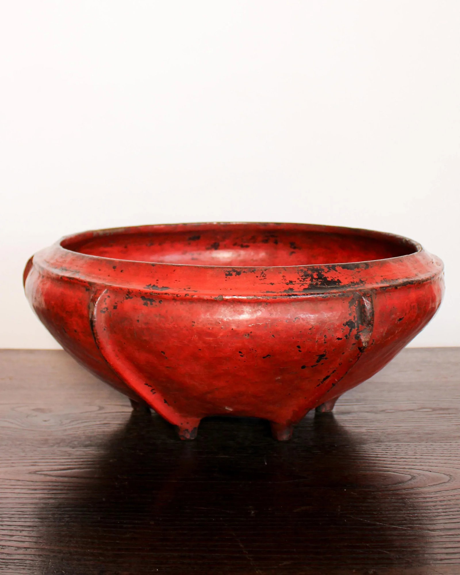 19th Century Red Lacquered Burmese Footed Bowl With Hexagonal Vertical Ribs - 2