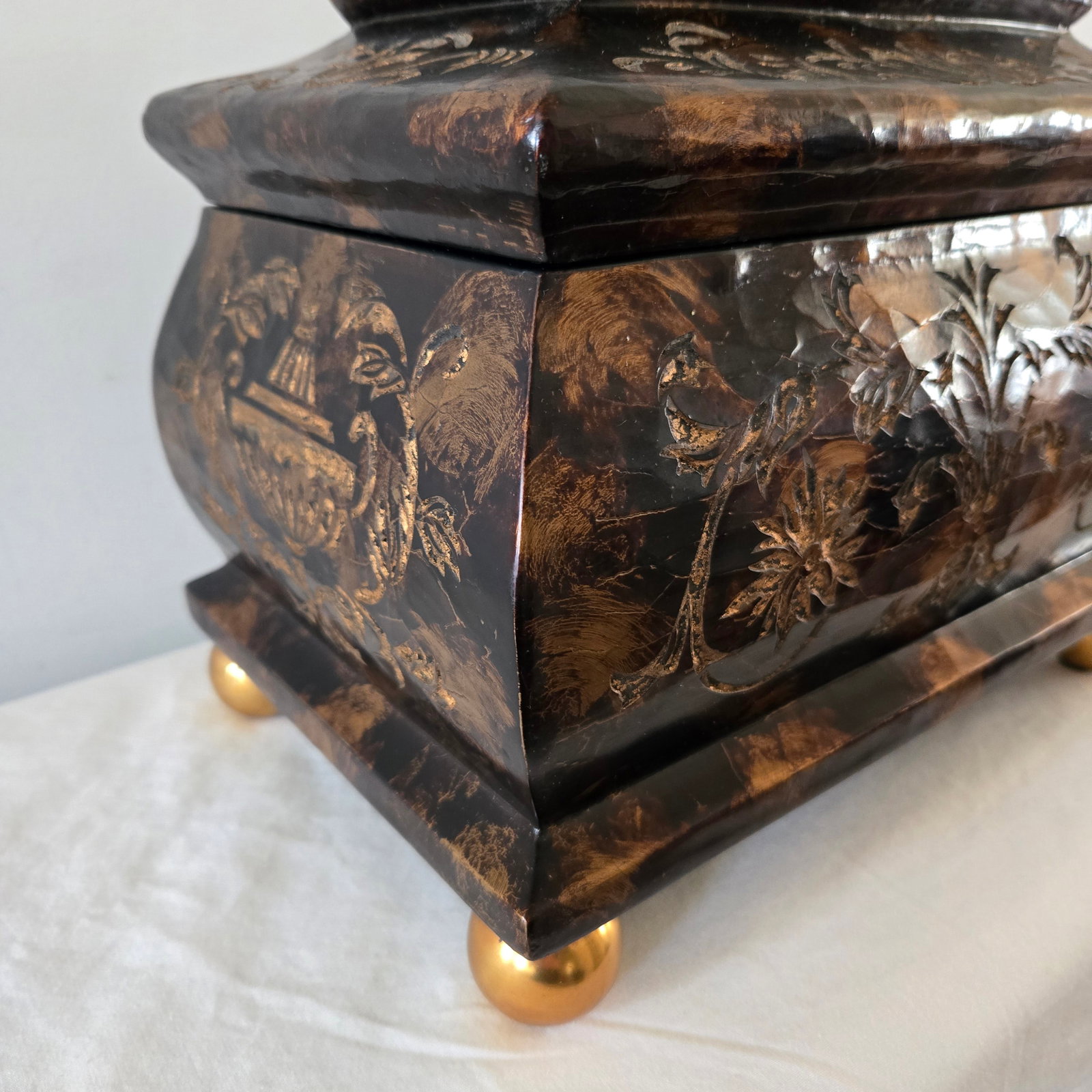 1980s Maitland Smith Ornate Hinged Mahogany Chest With Brass Ball Feet Leaf Finnial - 16