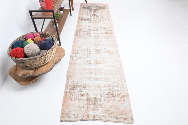 2'5'' x 10'2'' Handmade Vintage Wool Rug - 17588 - 5