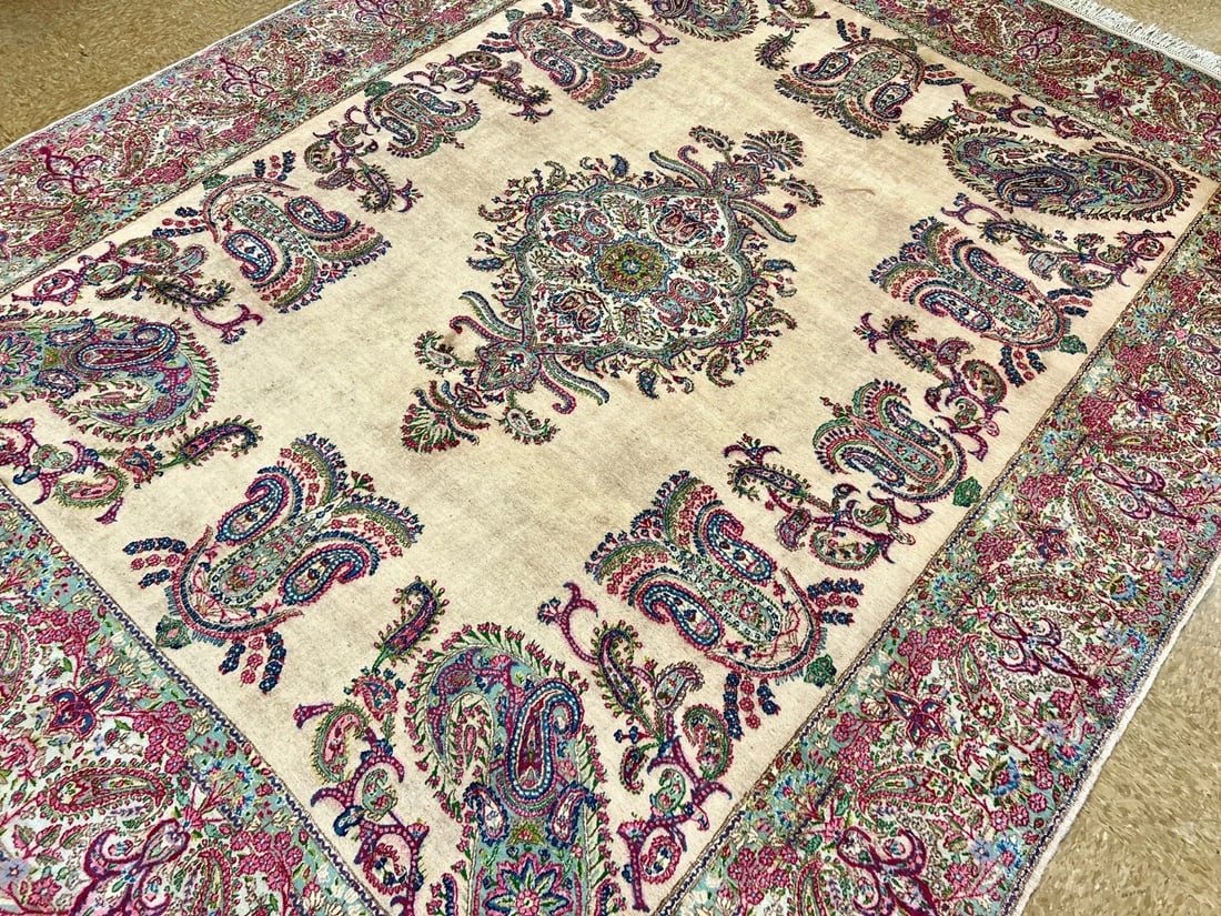 Persian Kerman Hand Knotted Semi-Antique Oriental Rug 9'9" x 12'3" - 11
