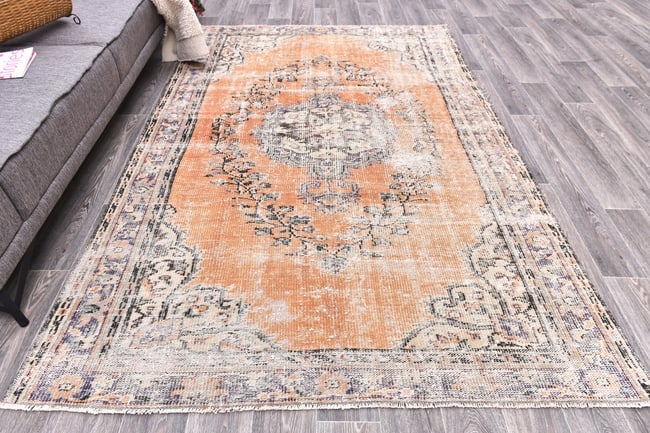 5'8'' x 8'5'' Handmade Vintage Wool Rug - 244760 - 3