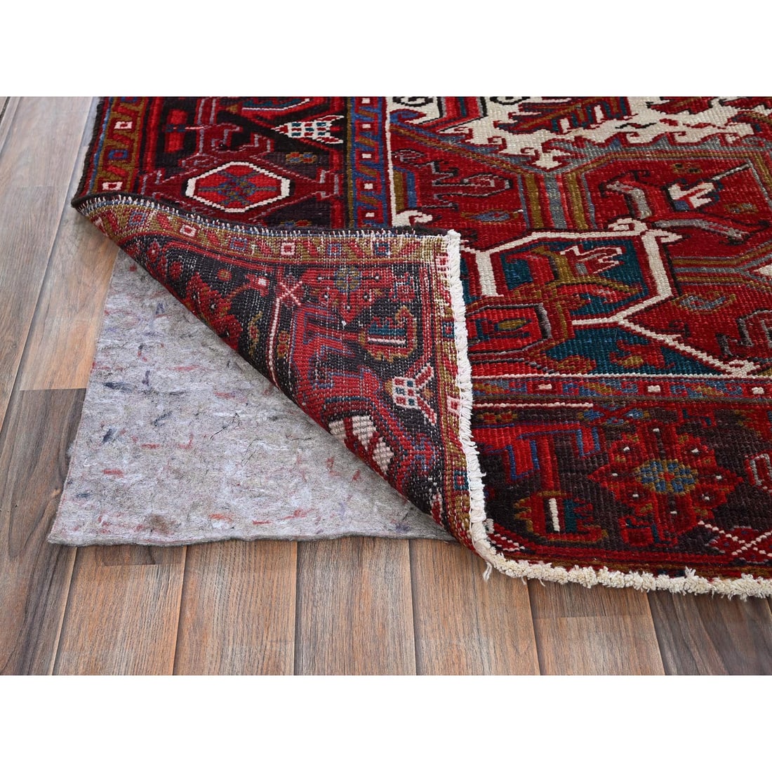 Red Vintage Persian Heriz with Medallion Design Wool Hand Knotted Rug - 4