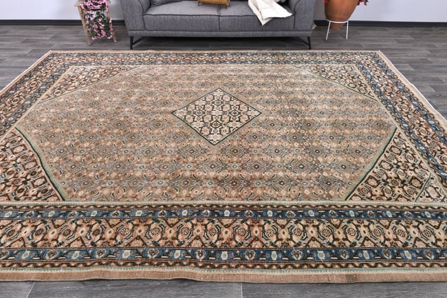 9'8'' x 13'2'' Unique Handmade Vintage Rug - 242582: Title: 9'8'' x 13'2'' Unique Handmade Vintage Rug - 242582 Description:9'8'' x 13'2'' Unique Handmade Vintage Rug - 242582 Origin:Turkiye Date/Period:1960-90 Materials:Wool,Cotton