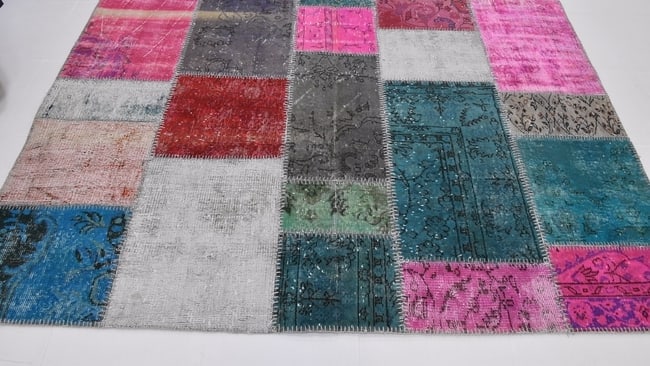 7'0'' x 10'0'' Handmade Vintage Wool Patchwork Rug - 406 - 17