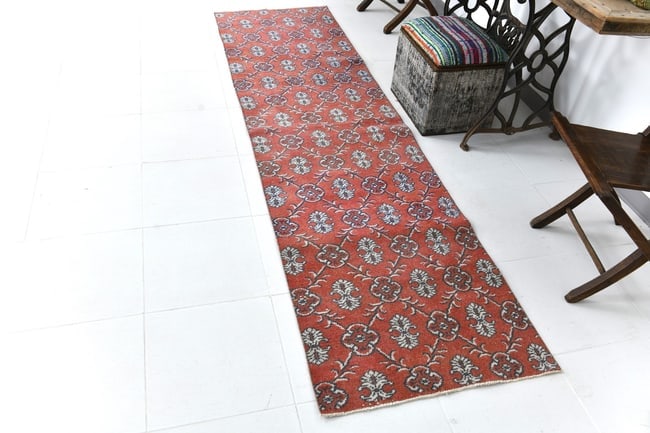 2'5'' x 9'4'' Turkish Vintage Runner Rug - 23566 - 4