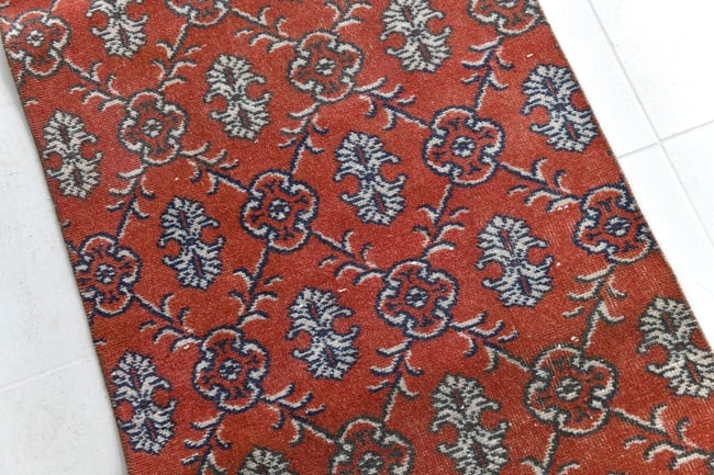 2'5'' x 9'4'' Turkish Vintage Runner Rug - 23566 - 6