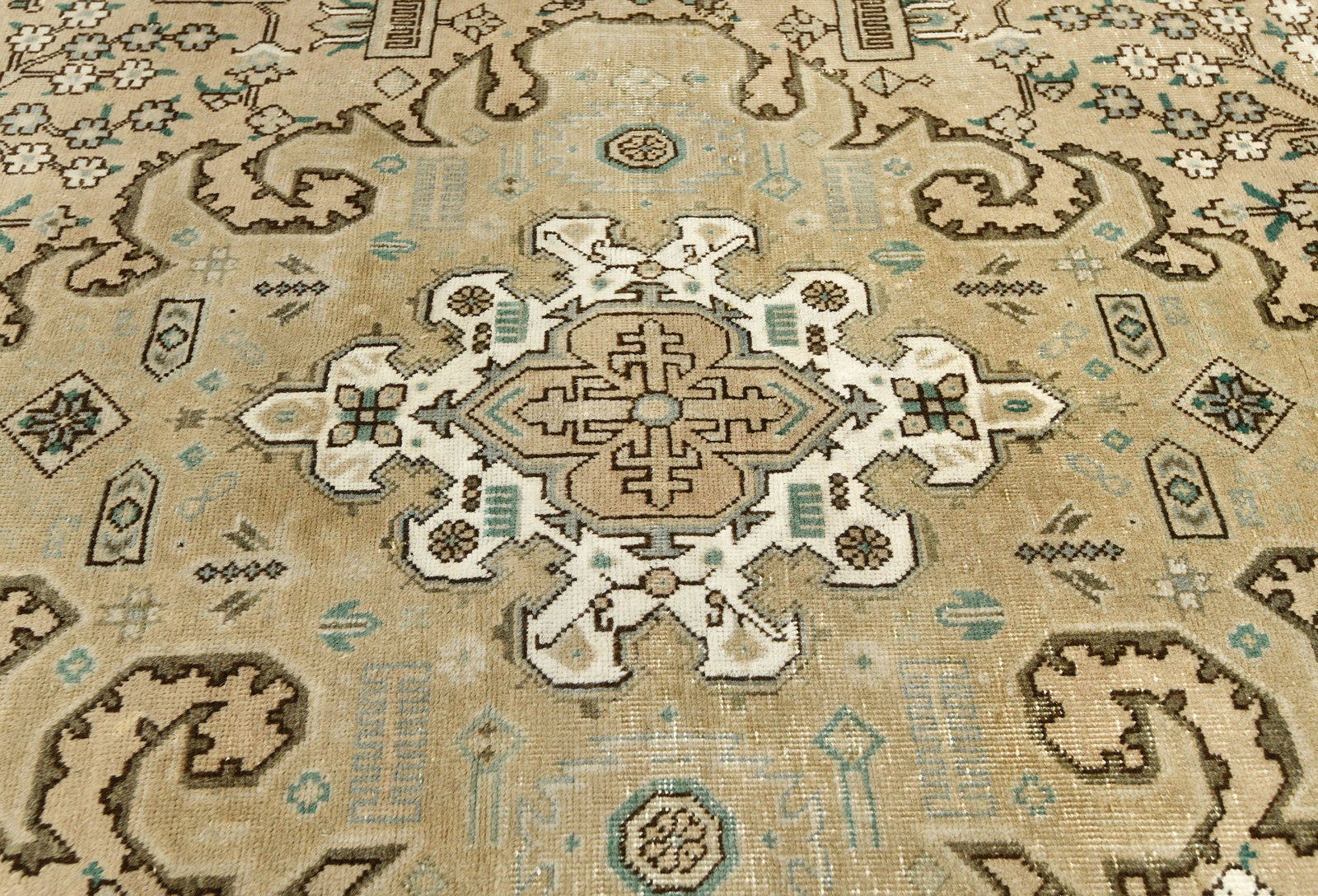 Semi Antique Muted Beige Floral 7'6X10'8 Distressed Vintage Oriental Rug - 6
