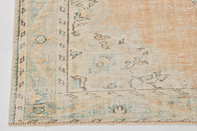 5'8'' x 8'8'' Turkish Vintage Runner Rug - 21717 - 11
