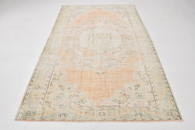 5'8'' x 8'8'' Turkish Vintage Runner Rug - 21717 - 17