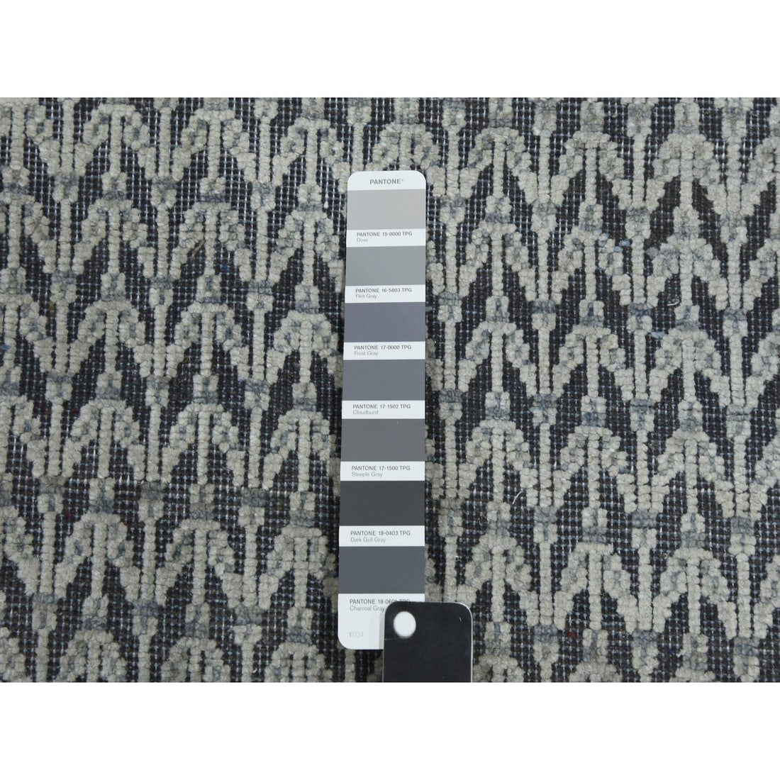 Black, Pure Raised Silk Hand Knotted, Repetitive Pattern Wool Rug - 8