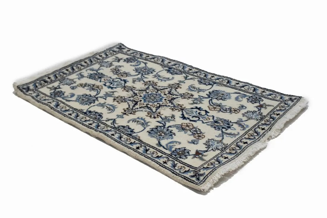 Cream Floral Classic 2'6X4 Nain Persian Rug - 10