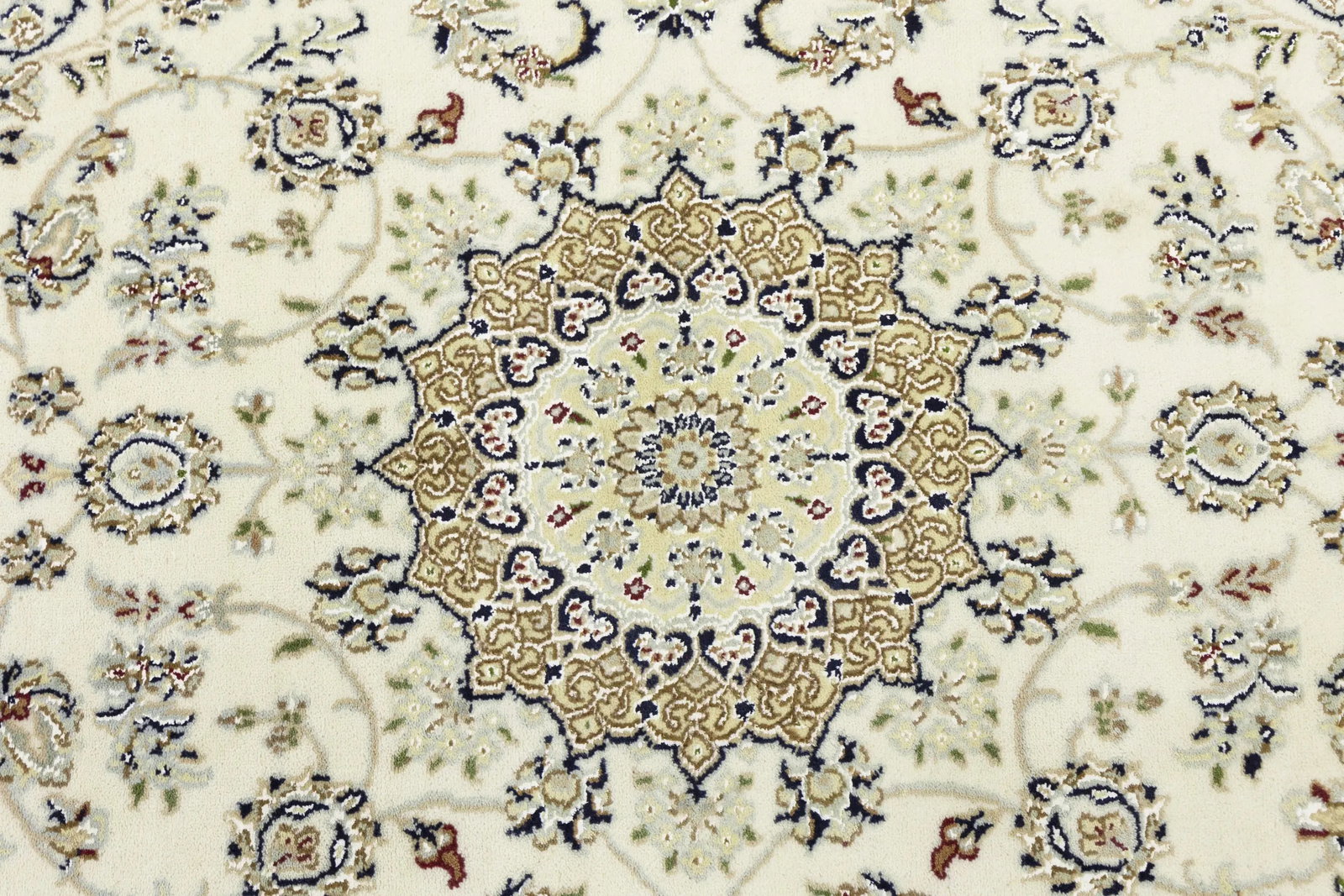 Cream Floral 4X6 Indo-Nain Oriental Rug - 10