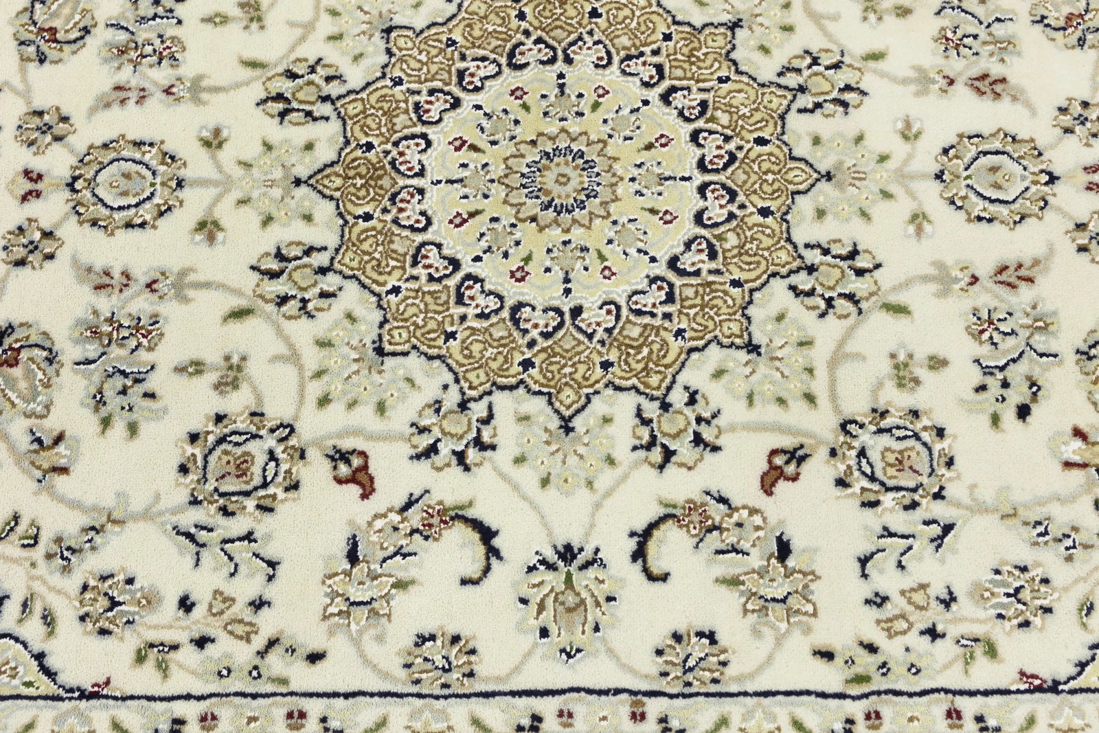 Cream Floral 4X6 Indo-Nain Oriental Rug - 11